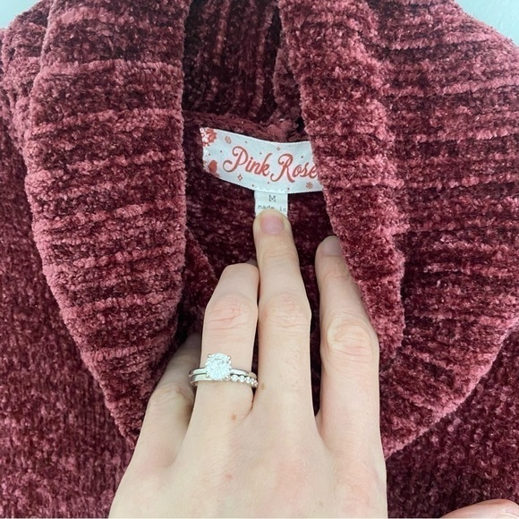 PINK Rose Velvet Knit Burgandy Sweater Turtleneck Sz Medium - Picture 3 of 6